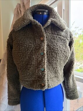 LULU LEMON Cropped Teddy Sherpa Jacket. Incredibly soft!